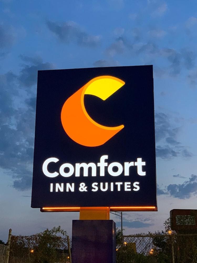Comfort Inn & Suites East Hartford - Hartford Exterior photo