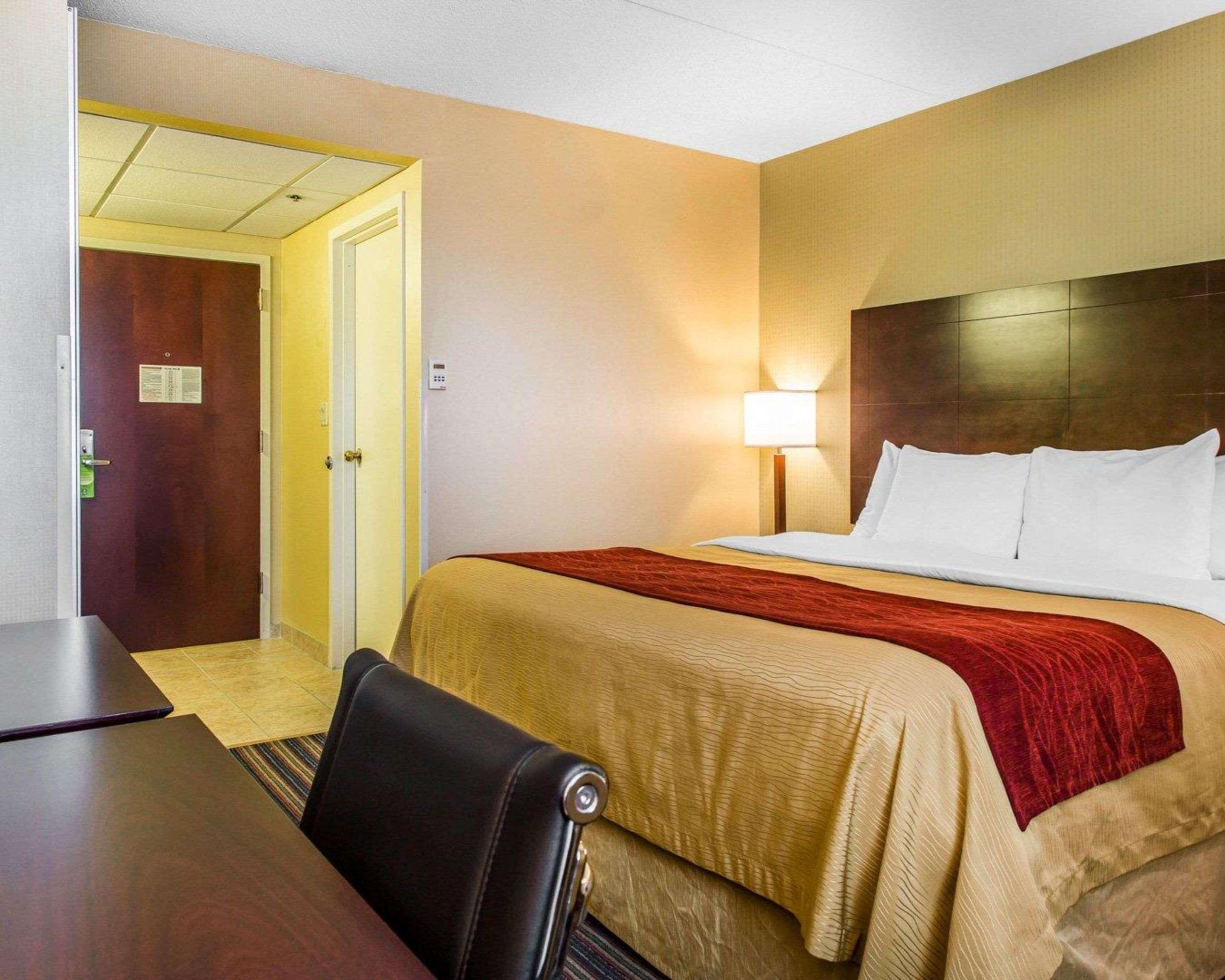 Comfort Inn & Suites East Hartford - Hartford Exterior photo