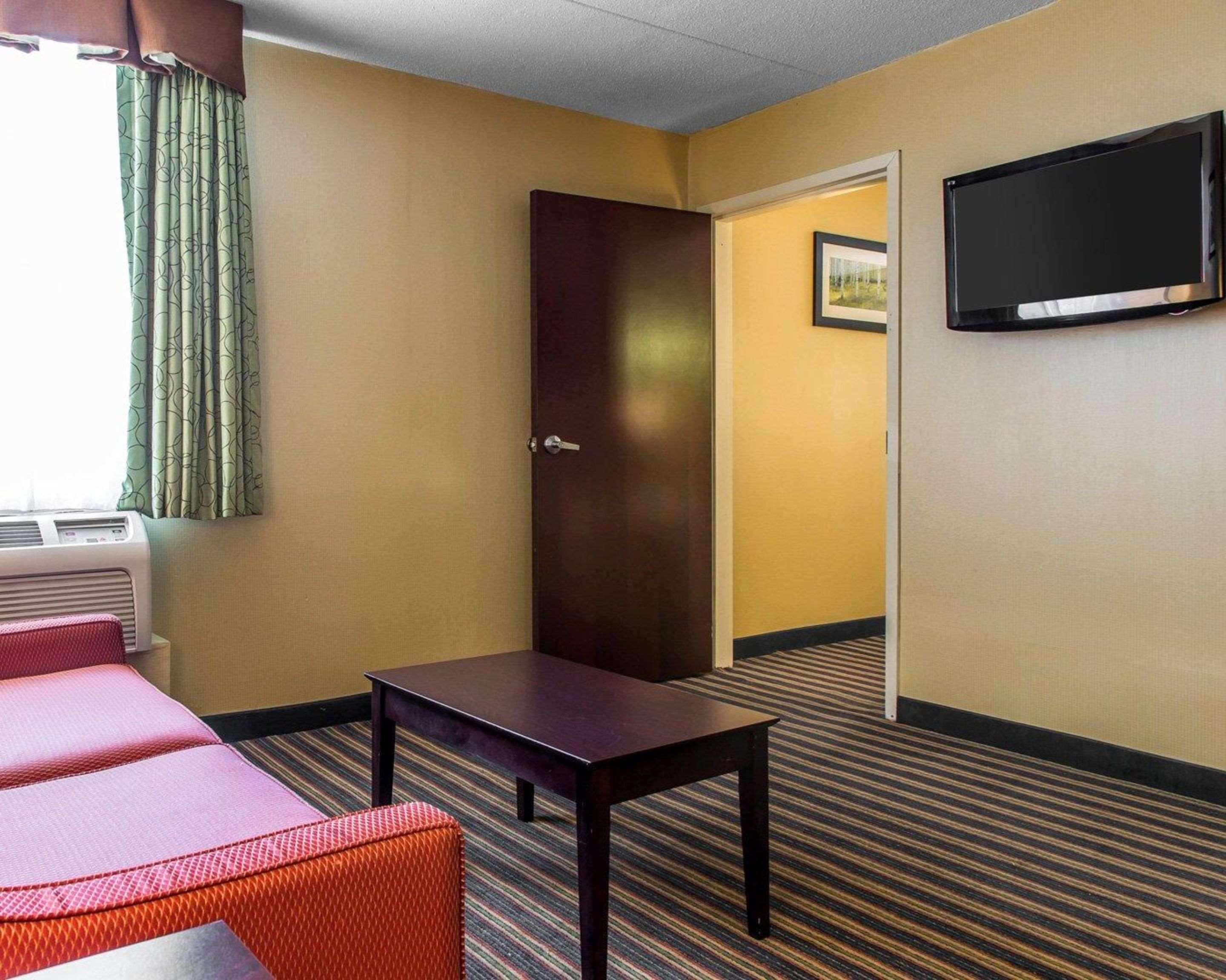 Comfort Inn & Suites East Hartford - Hartford Exterior photo