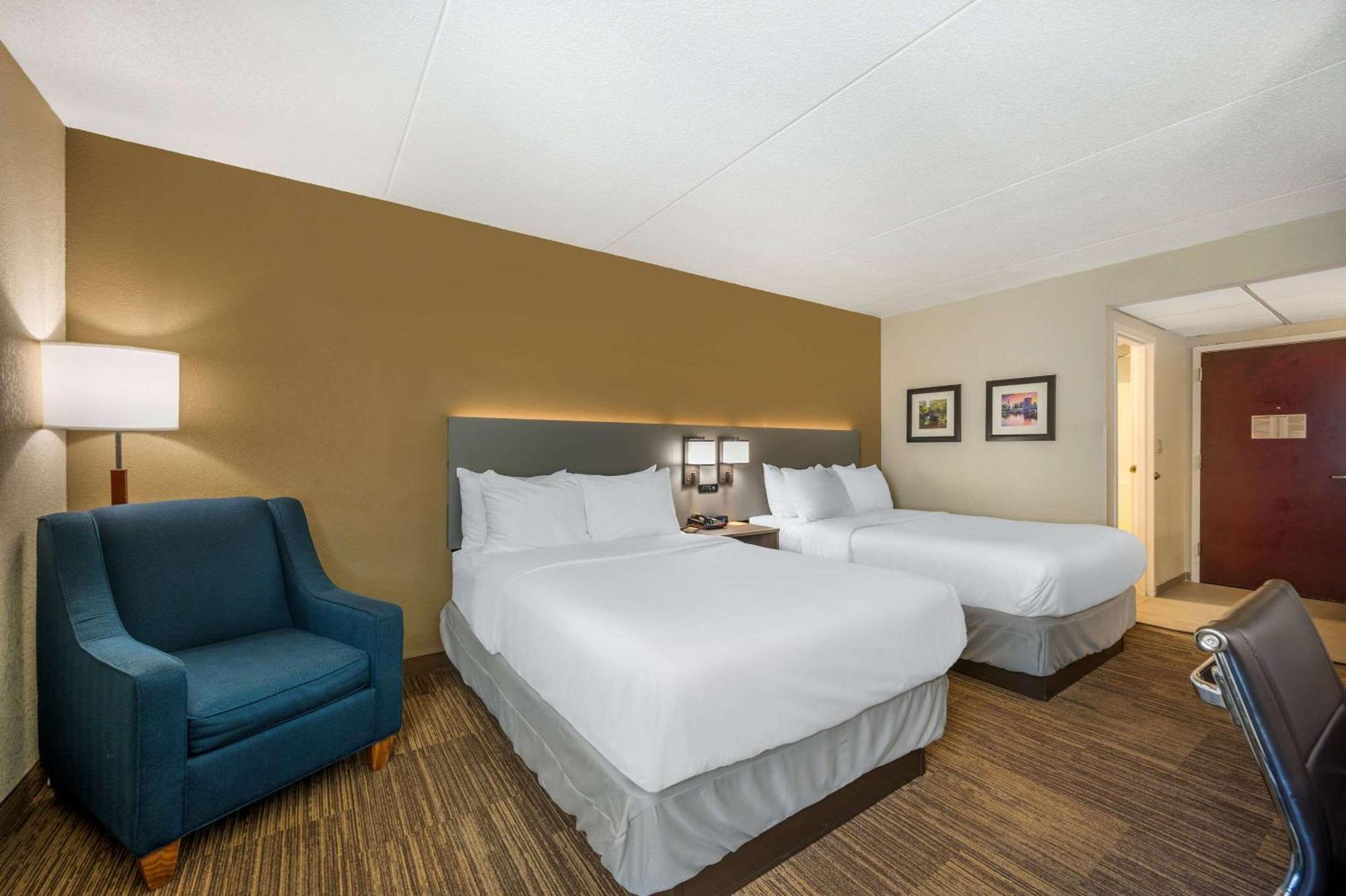 Comfort Inn & Suites East Hartford - Hartford Exterior photo
