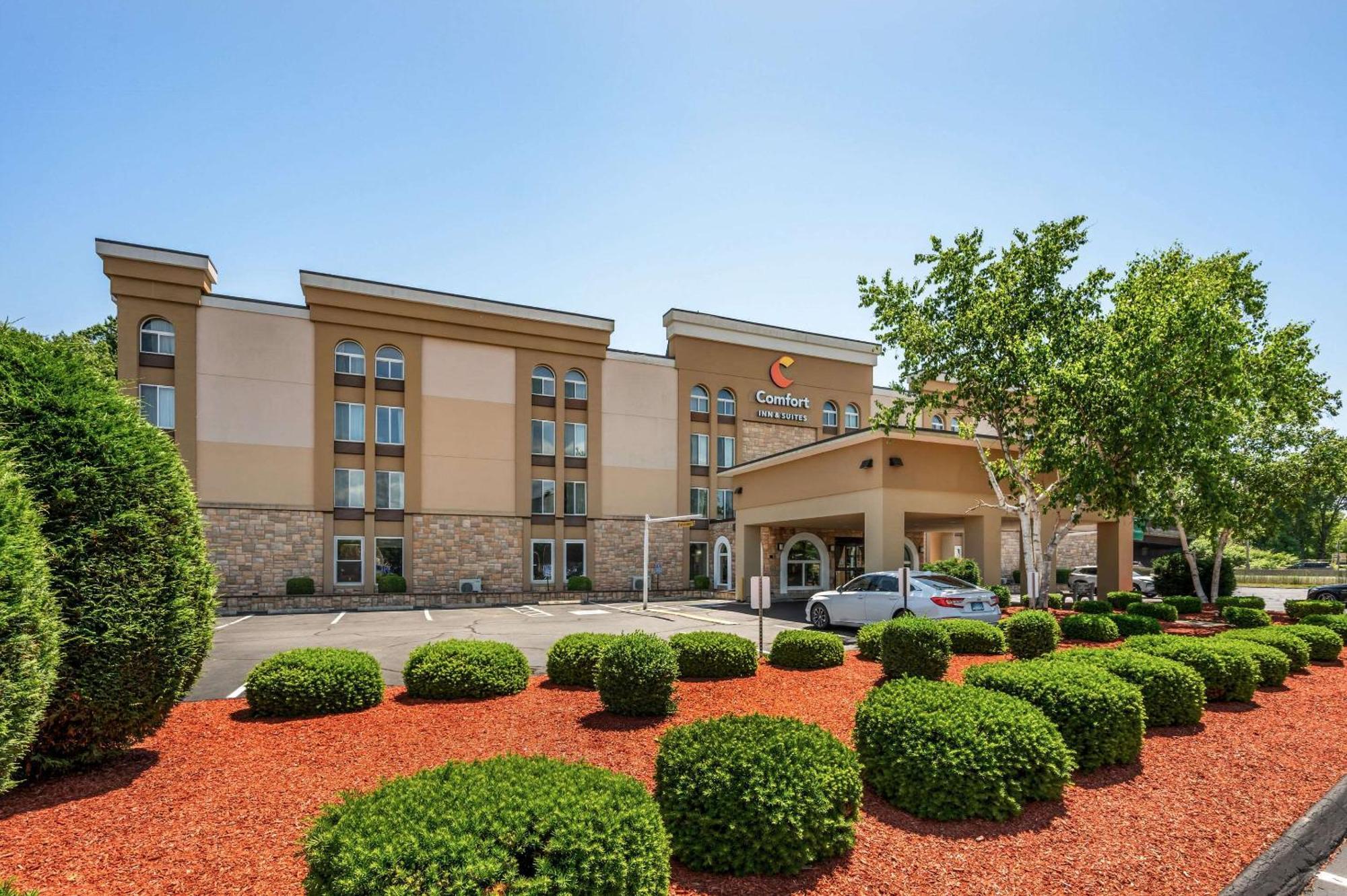 Comfort Inn & Suites East Hartford - Hartford Exterior photo
